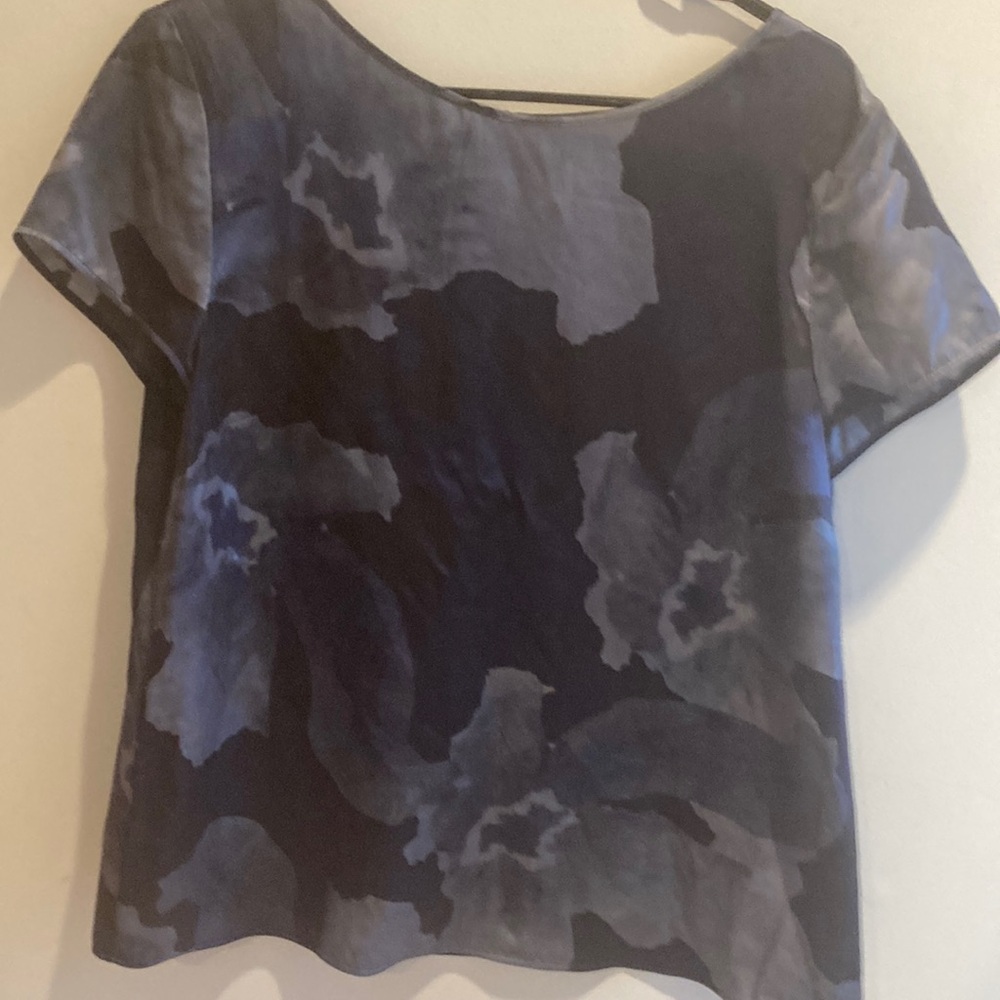 Casual Blue Short Silk Sleeve Tee for Everyday Comfort